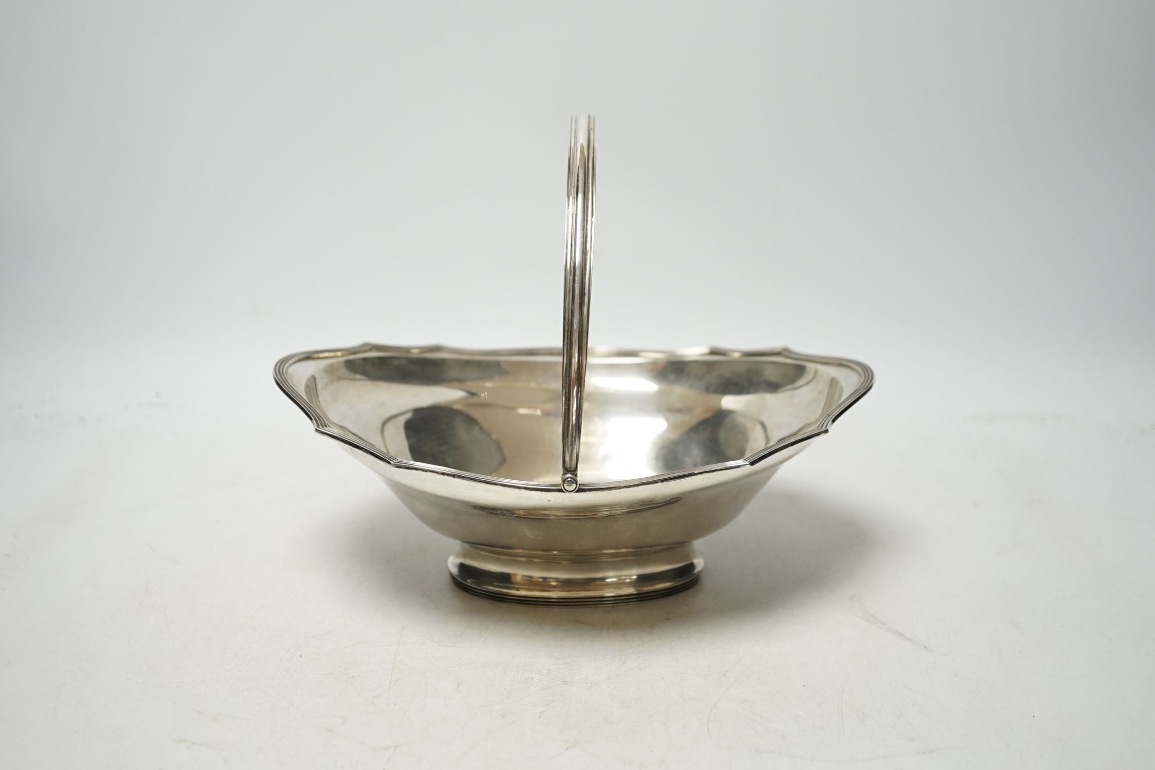 A late Victorian silver oval fruit basket by Charles Stuart Harris, London, 1896, 23.3cm, 11.6oz. Condition - fair